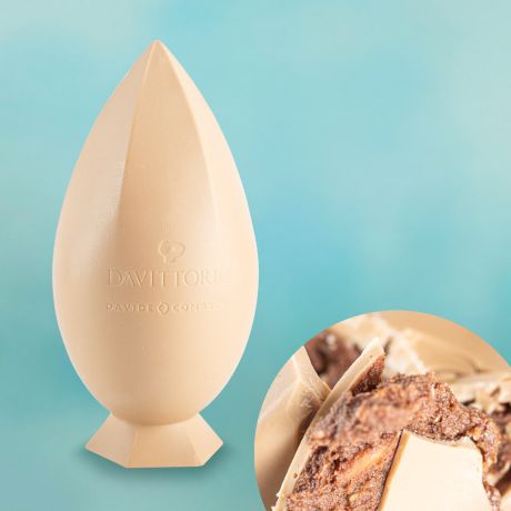Uovo Iconico farcito al cioccolato bianco, caramello salato e mandorla