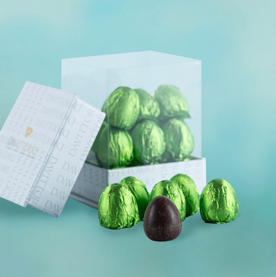 Ovetti di cioccolato fondente con nocciola